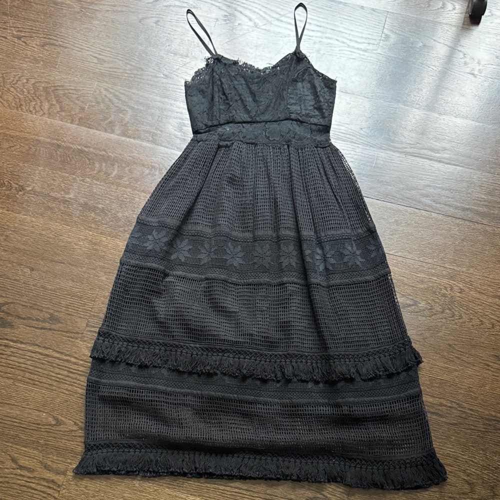 Chic Black Lace panel Midi Dress